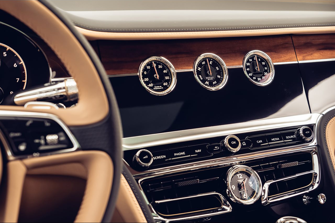Bentley screen that can like move and that.jpg